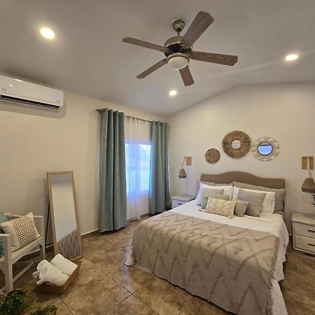 Rooi Santo Residence Palm Beach Exterior foto